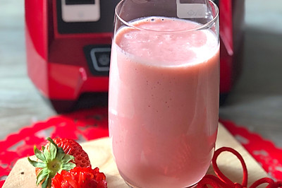 草莓奶昔健康美顔，紅紅火火過個大年！
